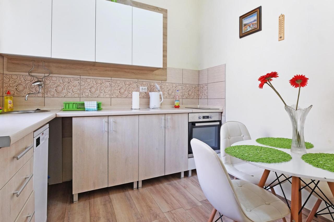 Apartment Paradise Sunny Home Belgrado Exterior foto